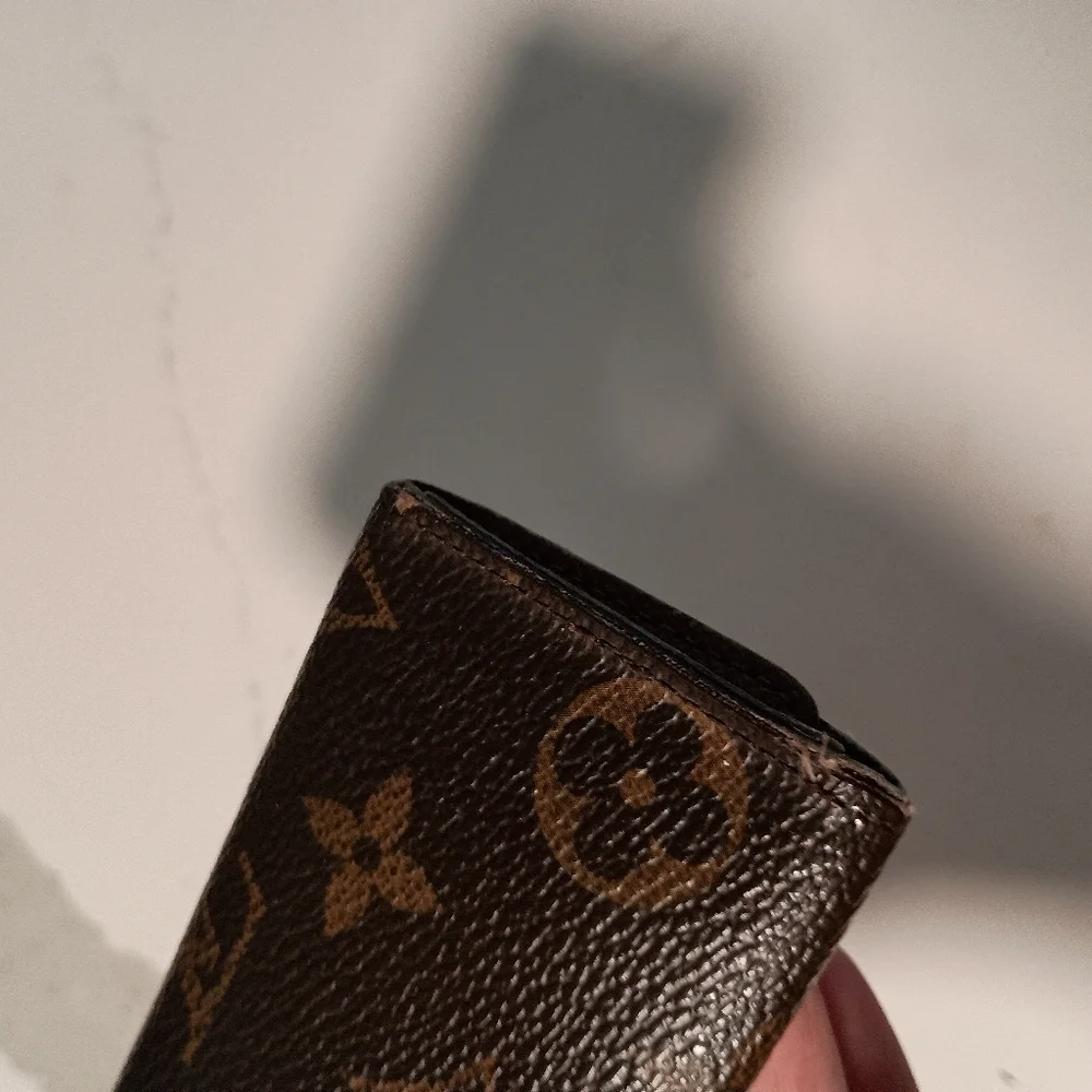 Authentic LOUIS VUITTON Monogram Multicles 4 Key Case - Picture 4 of 13